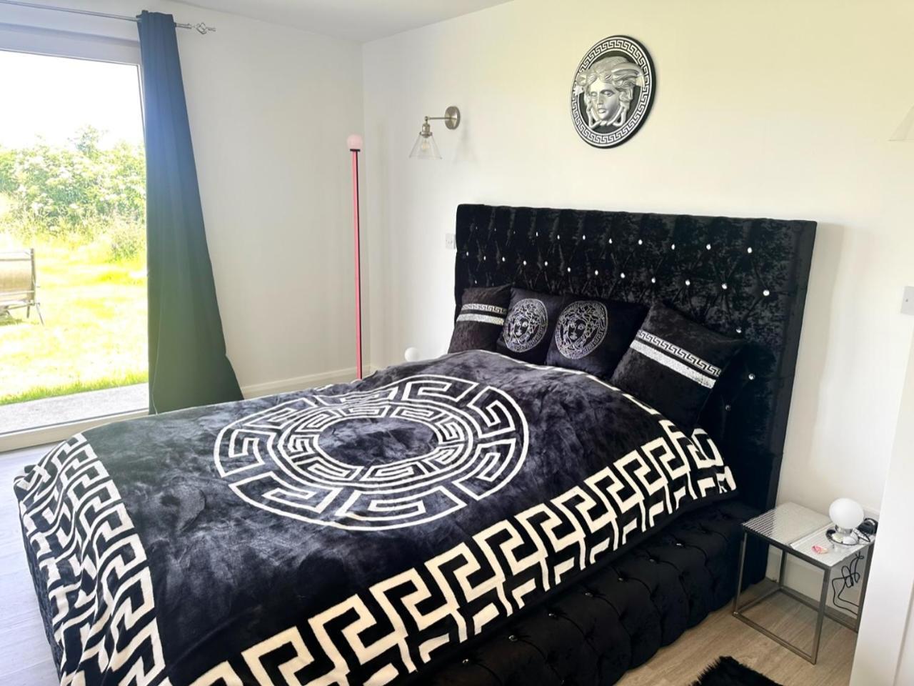 Kildare Luxury Suites Esterno foto