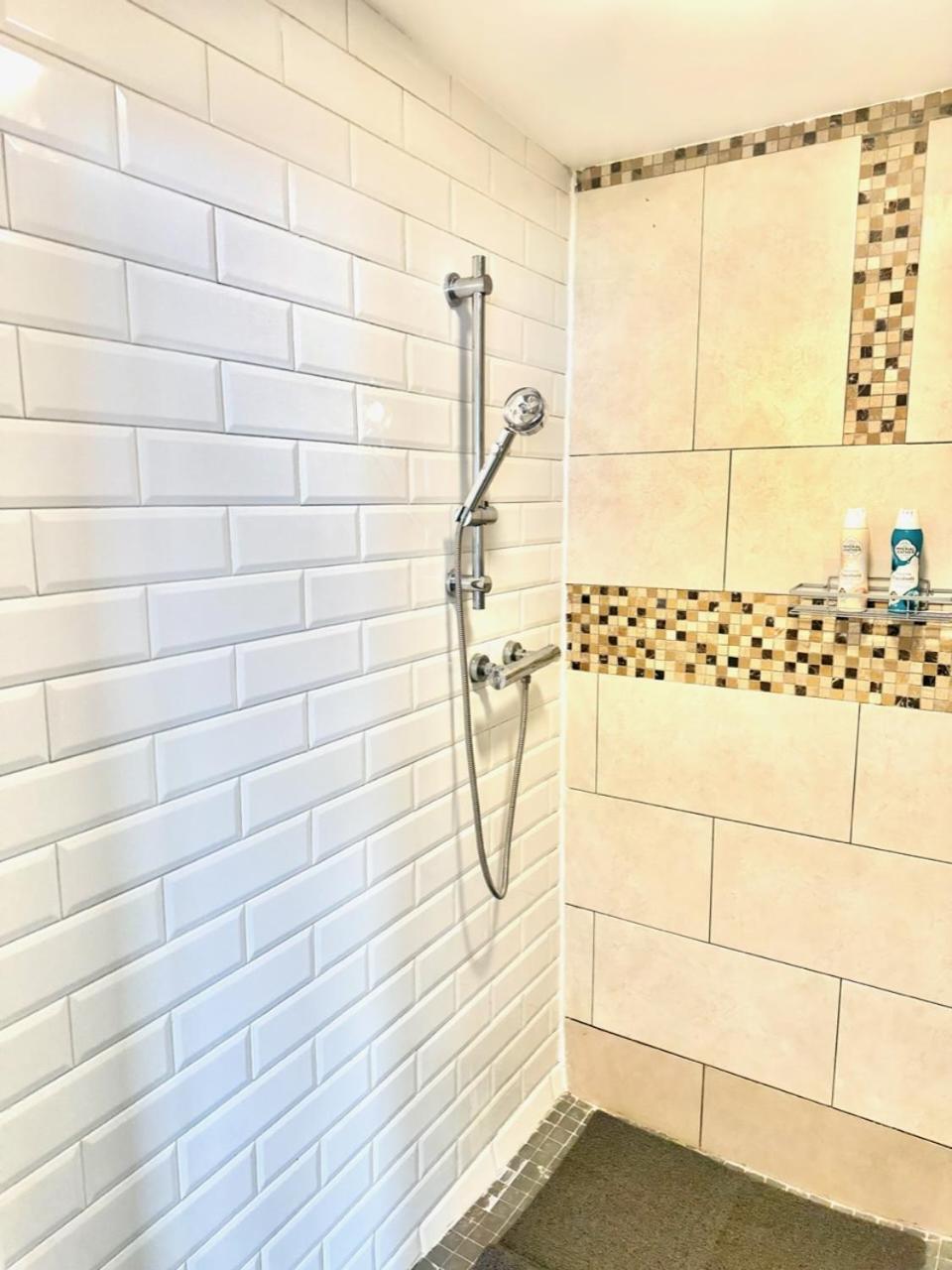 Kildare Luxury Suites Esterno foto