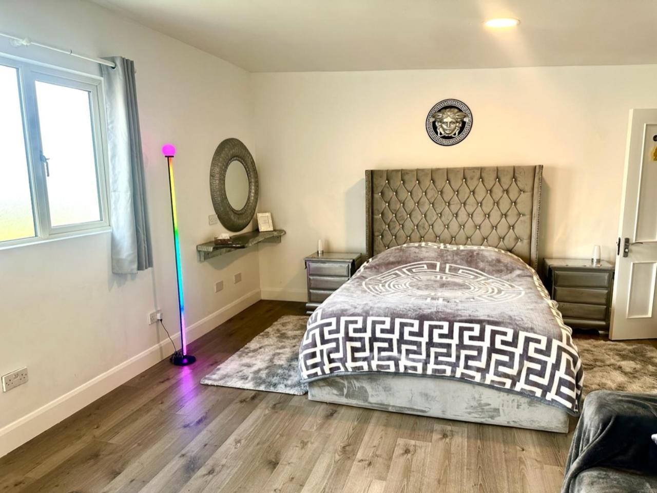 Kildare Luxury Suites Esterno foto
