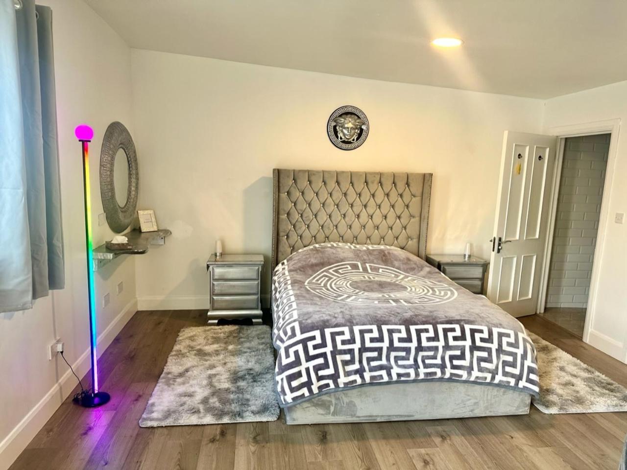 Kildare Luxury Suites Esterno foto