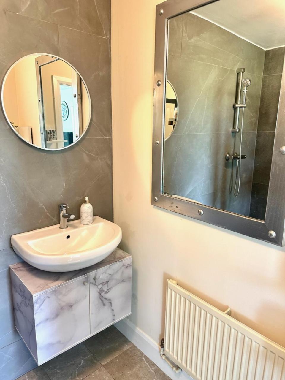 Kildare Luxury Suites Esterno foto